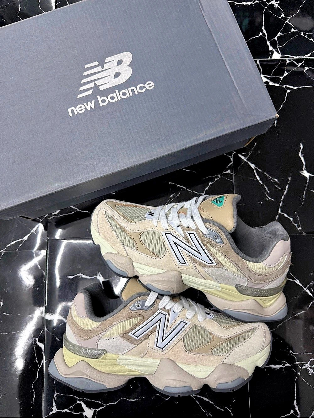 New Balance 9060 Women's Cream & Green